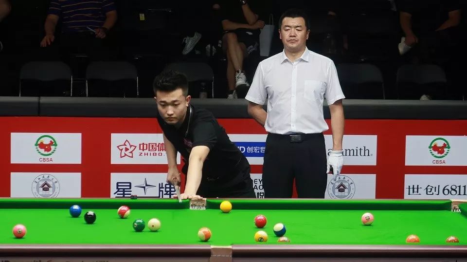 奥尔班门前 奥尔班门前